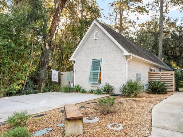 423 Palmetto St, Saint Simons Island, GA 31522