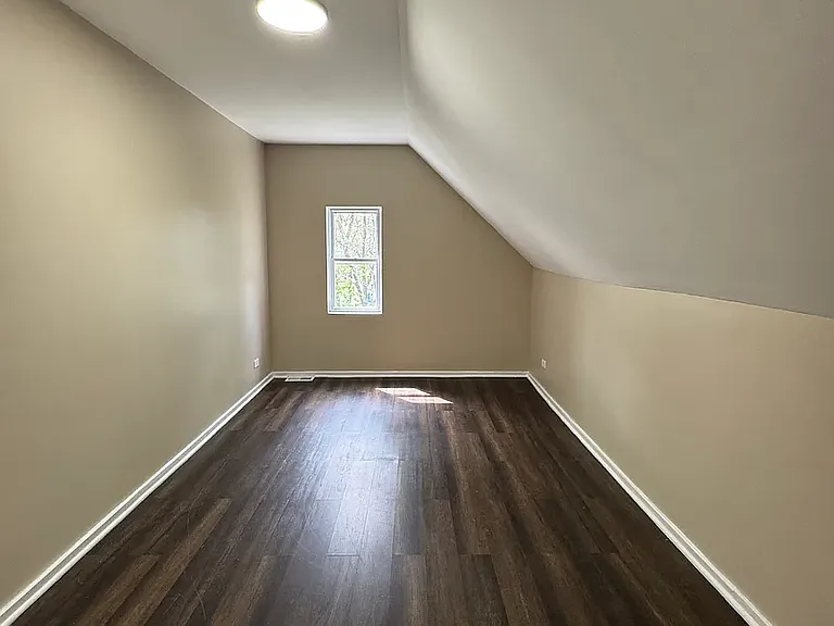 15400 Merrill Ave — Photo 8