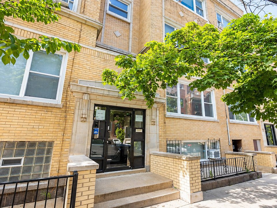 1st image of 447 W Arlington Pl #3