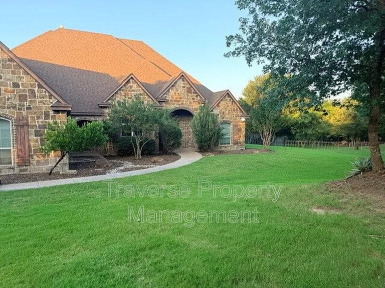 129 Acorn Ln — Photo 3