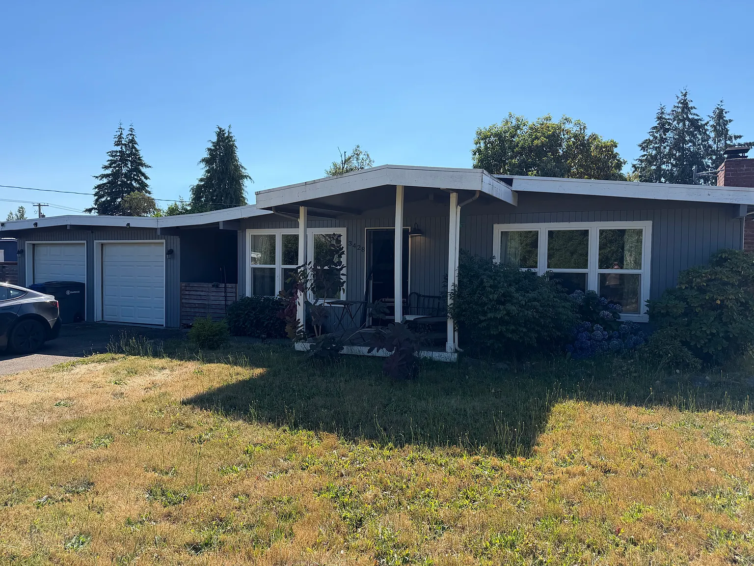 4 bed, 1.5 bath, 1310 sqft, $1,000 — Photo 1
