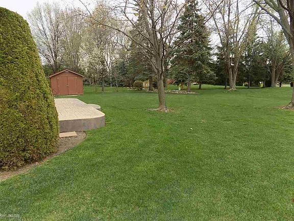 5th image of 46958 Kramer Dr