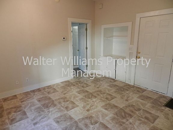 4th image of 54 1/2 Carrera St APT B