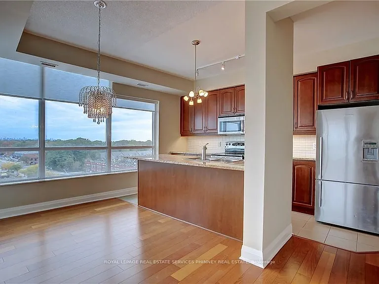 1 Hurontario St #806 — Photo 15