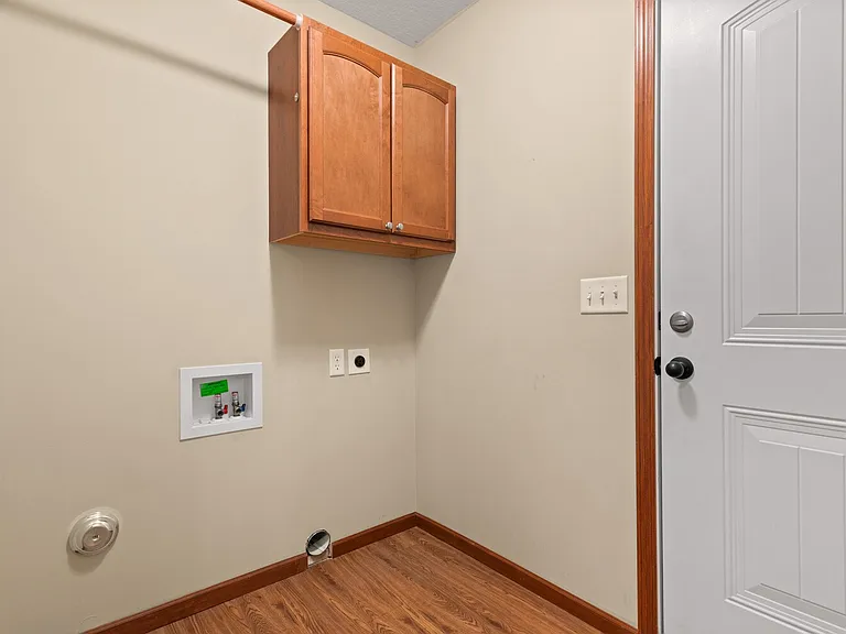 Perry Creek Townhomes - Midland, MI — Photo 13