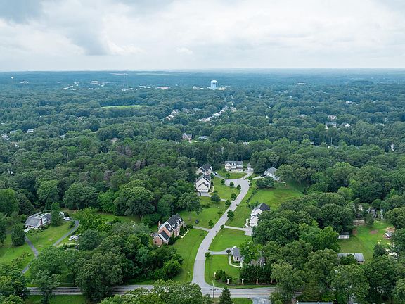 4th image of 304 W Pasadena Rd