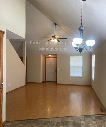 3rd image of 410 S Robert St