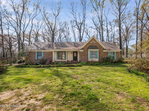 5915 Roman Hill Dr, Olive Branch, MS 38654