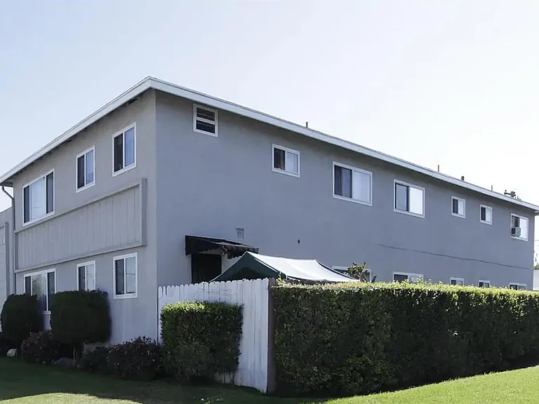 1316 W Valencia Dr — Photo 11