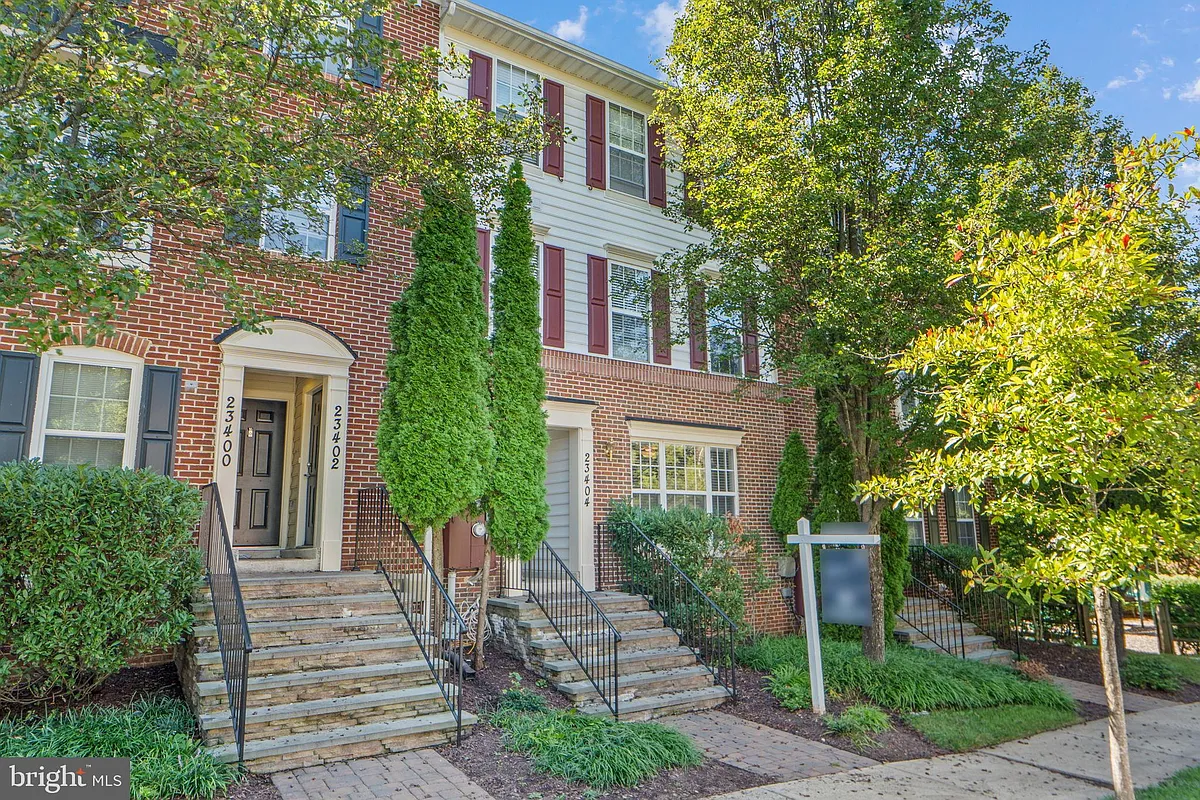 Building Photo - 23404 Rainbow Arch Dr #115