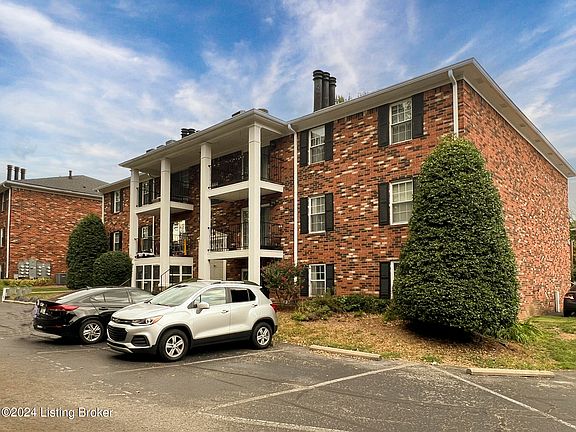 3rd image of 3307 Colonial Manor Cir Unit 6A