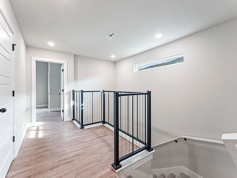 479 S Happy Hollow Rd — Photo 20