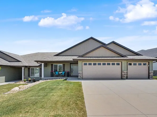 3027 Teton St SW, Cedar Rapids, IA 52404