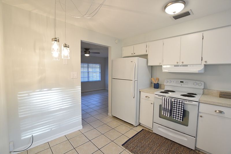 1st image of 1102 Elmwood St APT E