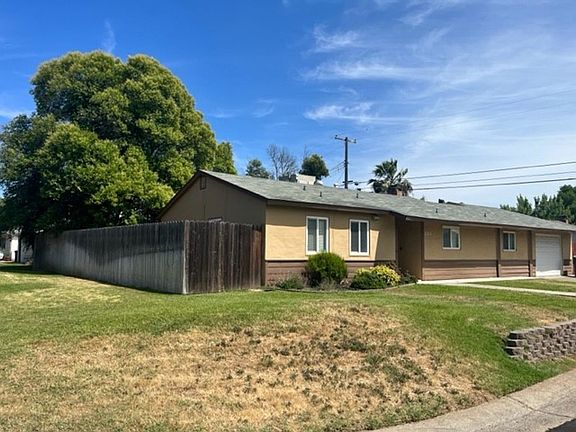 3rd image of 1204 Rushden Dr