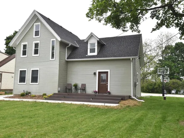 122 West Main STREET, Wales, WI 53183