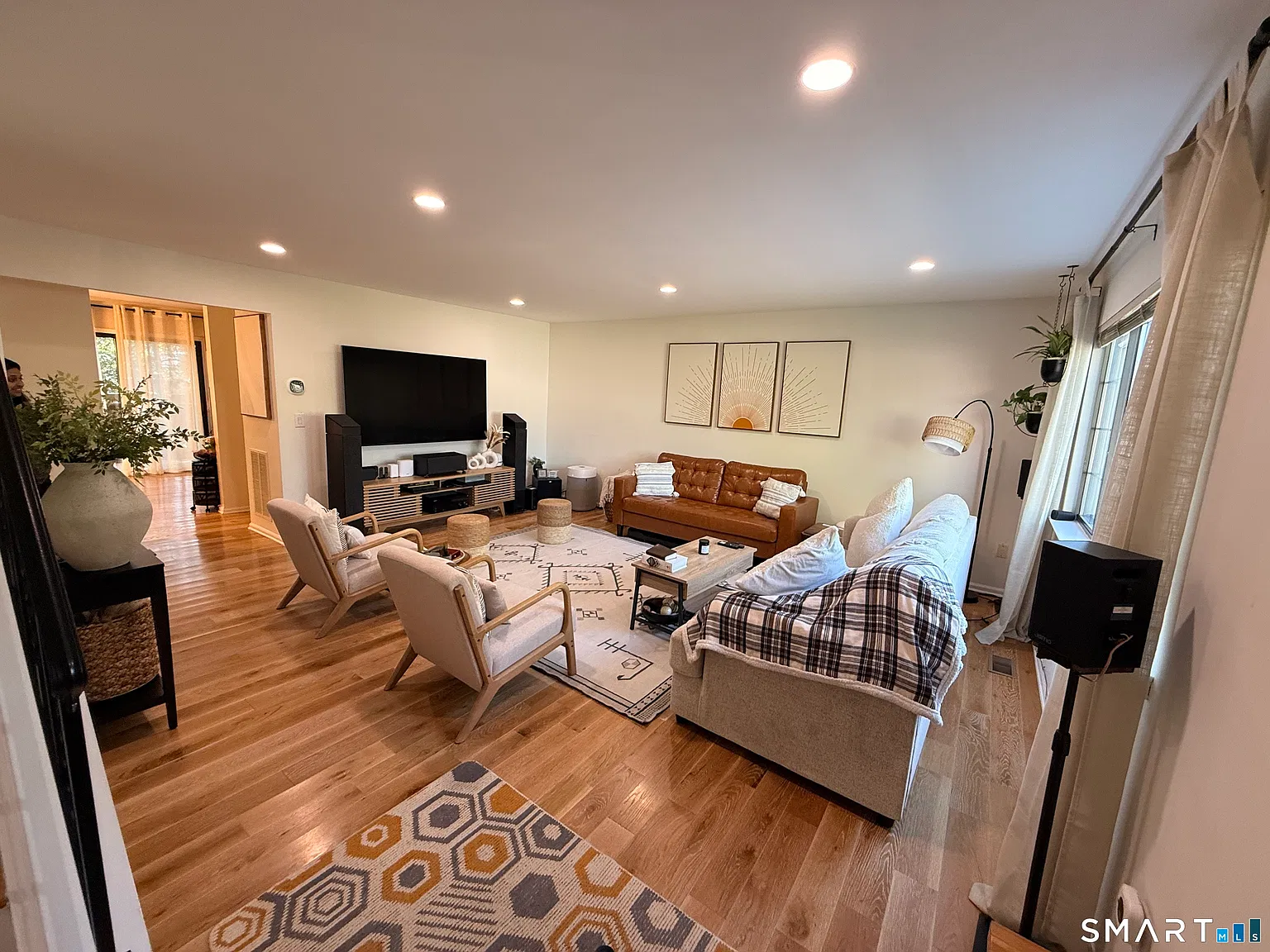 2 bed, 2.5 bath, 1450 sqft, $3,500 — Photo 2