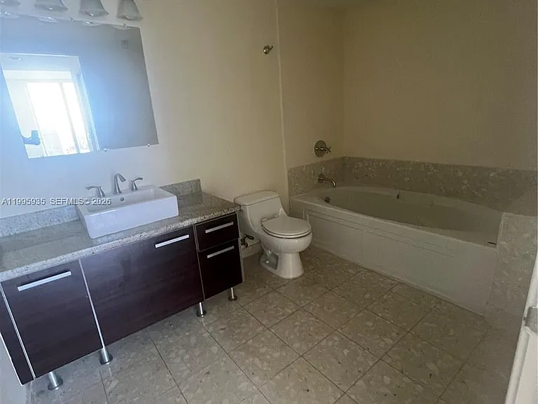 185 SW 7th St #3211 — Photo 9