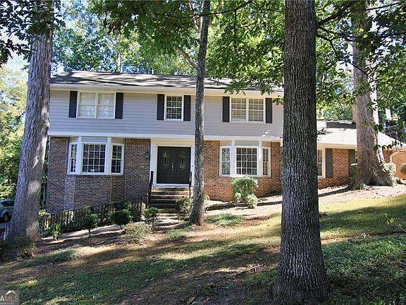 2nd image of 3571 Sunderland Cir NE