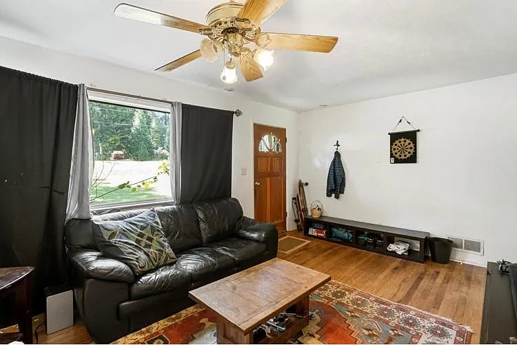 Building Photo - 1602 Wainwright Dr