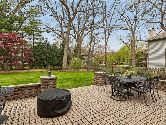 5th image of 1105 Portsmouth Cir