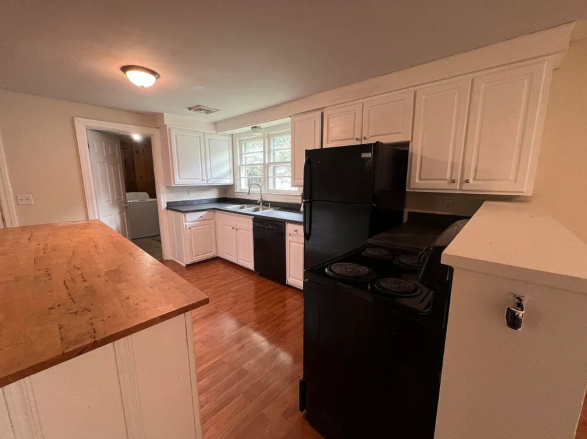 4 bed, 1628 sqft, $1,750 — Photo 4