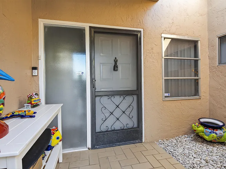 8256 Summerbreeze Ln — Photo 4