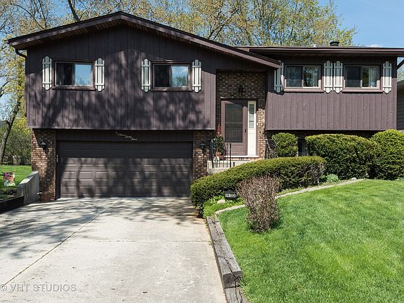 2nd image of 0N333 Cottonwood Dr