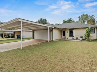 138 E Carson Ln, Mustang, OK 73064