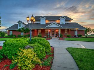 2335 Sunset Dr, Clinton, OK 73601