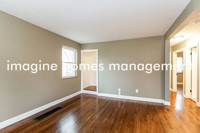 3 bed, 1.0 bath, 1184 sqft, $1,995 — Photo 4