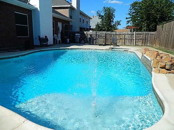 5th image of 4518 Saint Andrews Dr