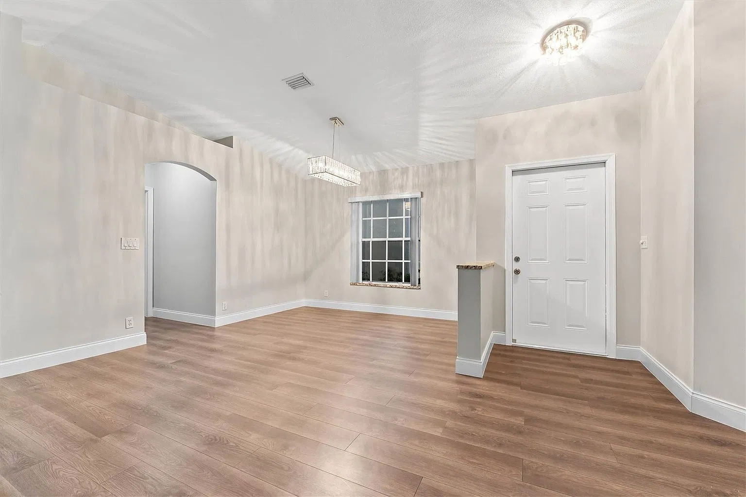 3 bed, 1759 sqft, $3,600 — Photo 4