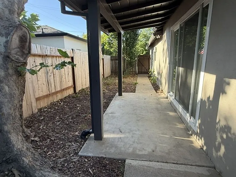 6820 Lincoln Oaks Dr — Photo 13