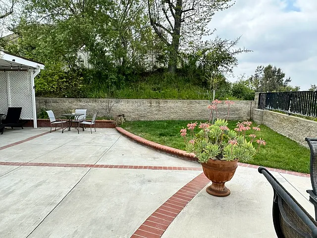 2407 Pamela Ln — Photo 21