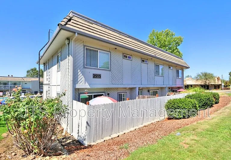 2515 Merrychase Dr #S — Photo 39