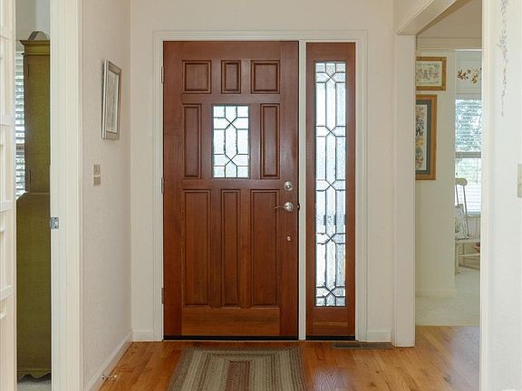 4th image of 431 Live Oak Dr