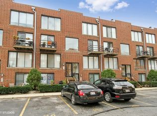 944-54 W Grace St #G201, Chicago, IL 60613