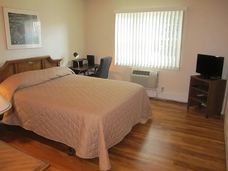 82 Regency Park Dr — Photo 9