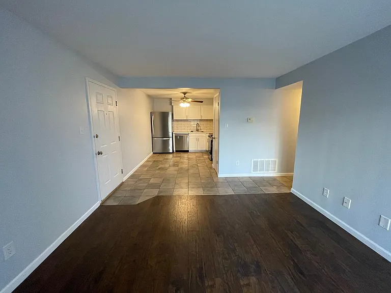 1210 Creve Coeur Crossing Ln #H — Photo 5