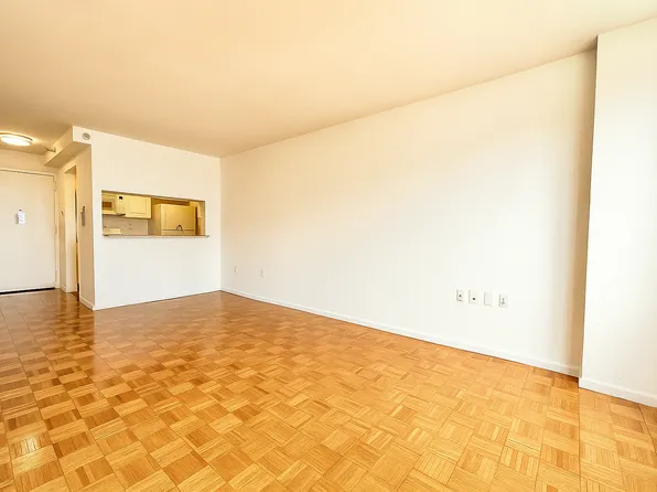 350 West 43rd Street image 5 of 8