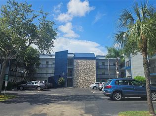 3190 Holiday Springs Blvd #4-111, Margate, FL 33063