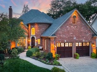 575 S Julian St, Naperville, IL 60540