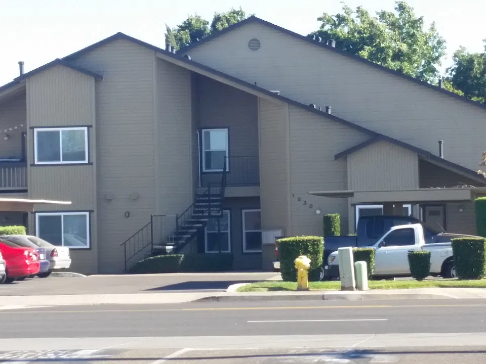 1530 W Main St #7