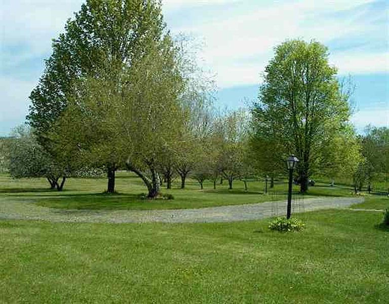 4th image of 583 TURNPIKE Road