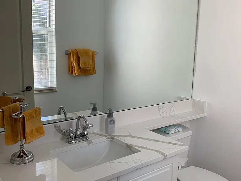 574 NW 35th Pl — Photo 10