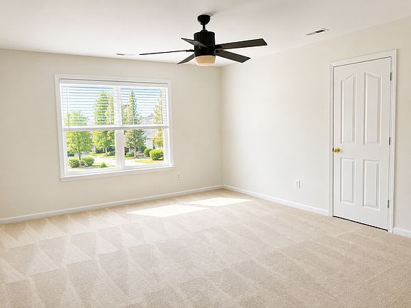 5th image of 15663 Knoll Oak Ct