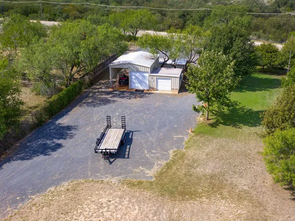 1241 MAGNOLIA ST, Uvalde, TX 78801