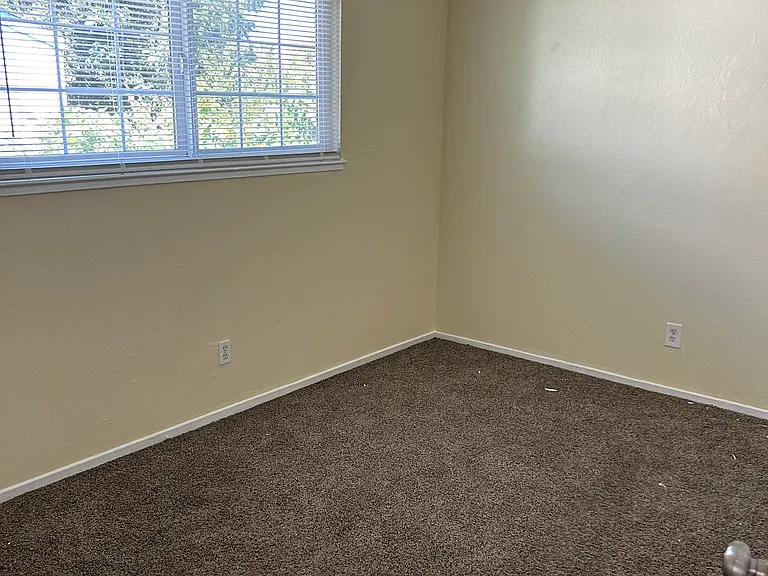152 Denio St — Photo 9