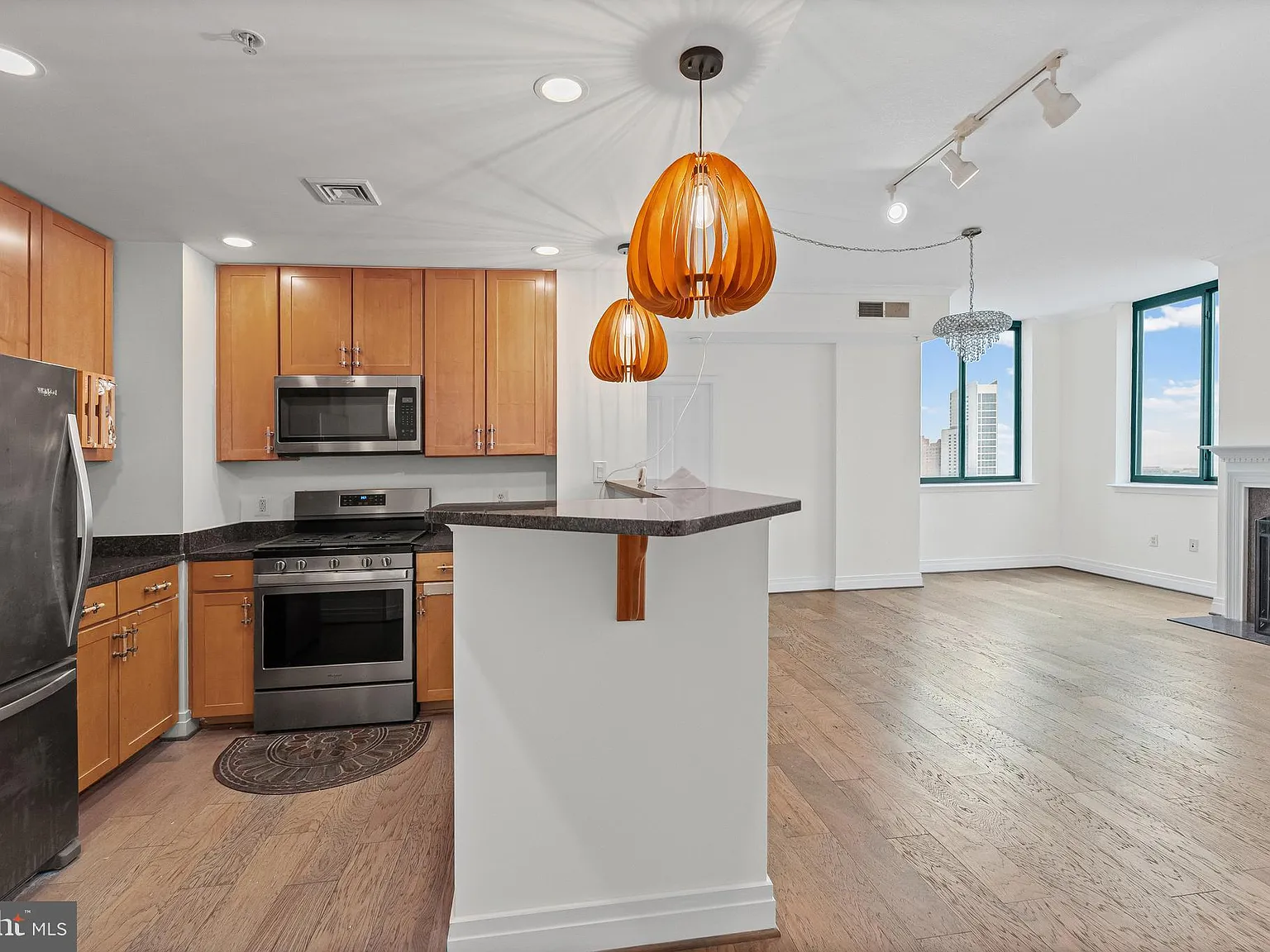 3 bed, 2.5 bath, 1404 sqft, $3,250 — Photo 4